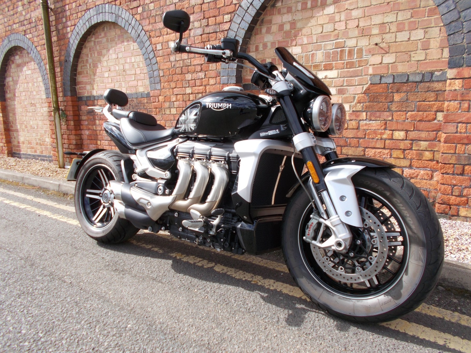 Used Triumph ROCKET 3 GT 2022 for sale - 78770416: Photo 2
