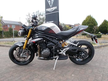 Used Triumph SPEED TRIPLE 1200 RS 2026 for sale - bike-79290161: Photo