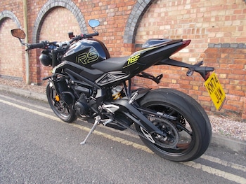 Used Triumph STREET TRIPLE 765 RS 2024 for sale - bike-75779544: Photo
