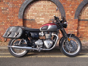 Used Triumph BONNEVILLE T120 2022 for sale - bike-77990375: Photo