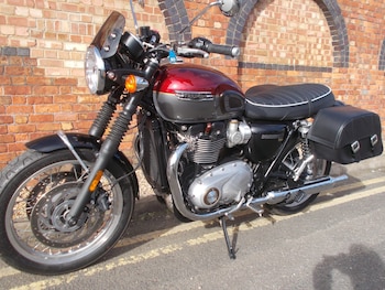 Used Triumph BONNEVILLE T120 2022 for sale - bike-77990375: Photo