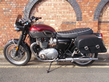 Used Triumph BONNEVILLE T120 2022 for sale - bike-77990375: Photo