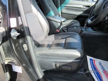 Used Toyota Hilux 2023 for sale - 78613208: Photo
