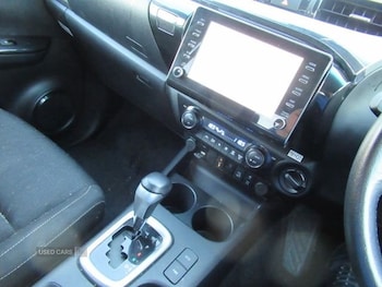 Used Toyota Hilux 2023 for sale - 77052583: Photo