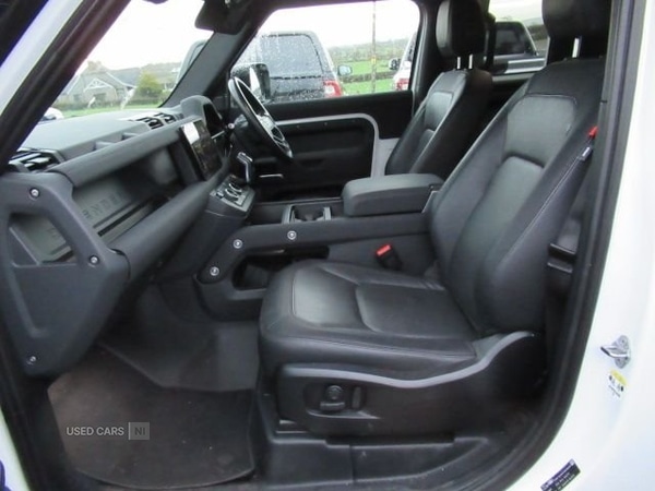 Used Land Rover Defender 2023 for sale - 76621356: Photo 11