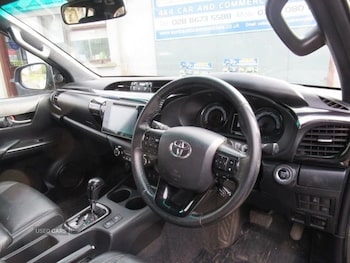 Used Toyota Hilux 2020 for sale - 76043810: Photo