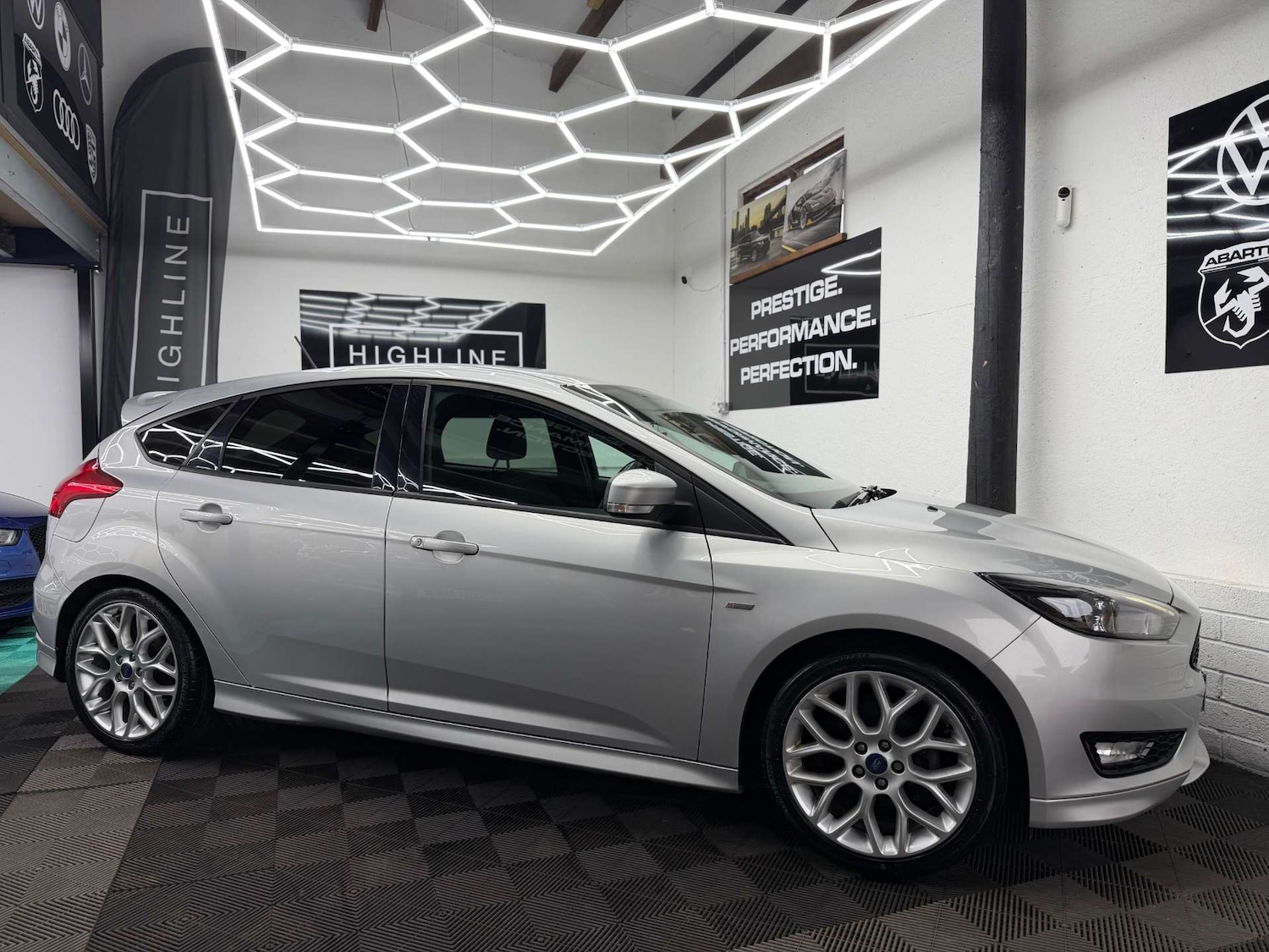 Used Ford Focus 2017 for sale - 77609437: Photo 2