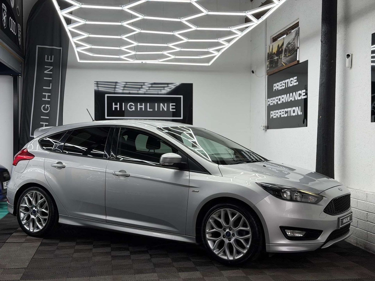Used Ford Focus 2017 for sale - 77609437: Photo 3