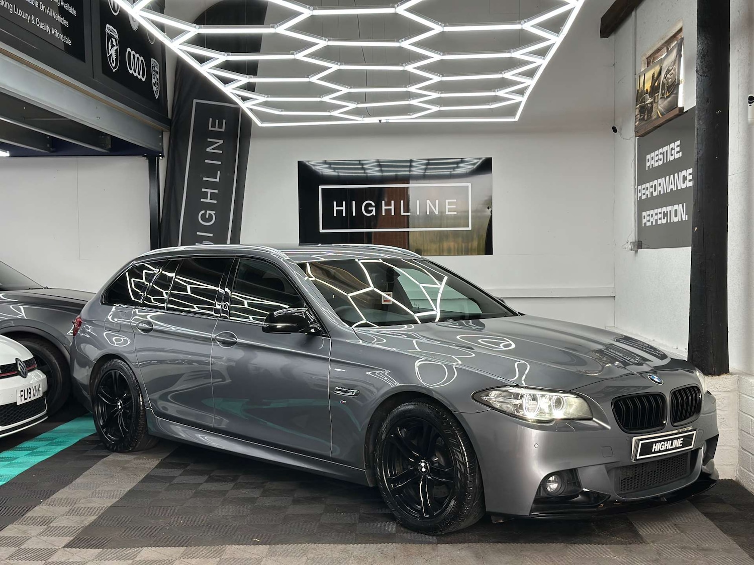Used BMW 5 Series 2017 for sale - 76836432: Photo 1