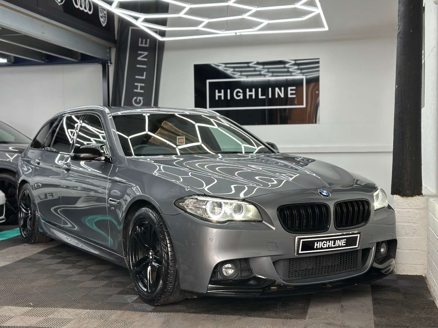 Used BMW 5 Series 2017 for sale - 76836432: Photo 2