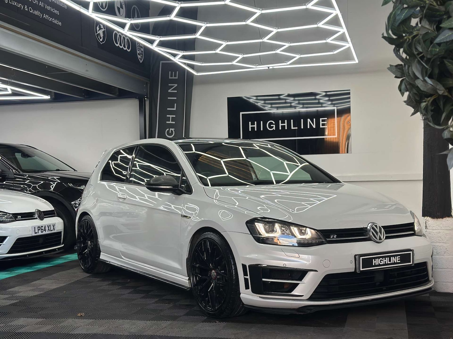 Used Volkswagen Golf 2016 for sale - 76625131: Photo 2