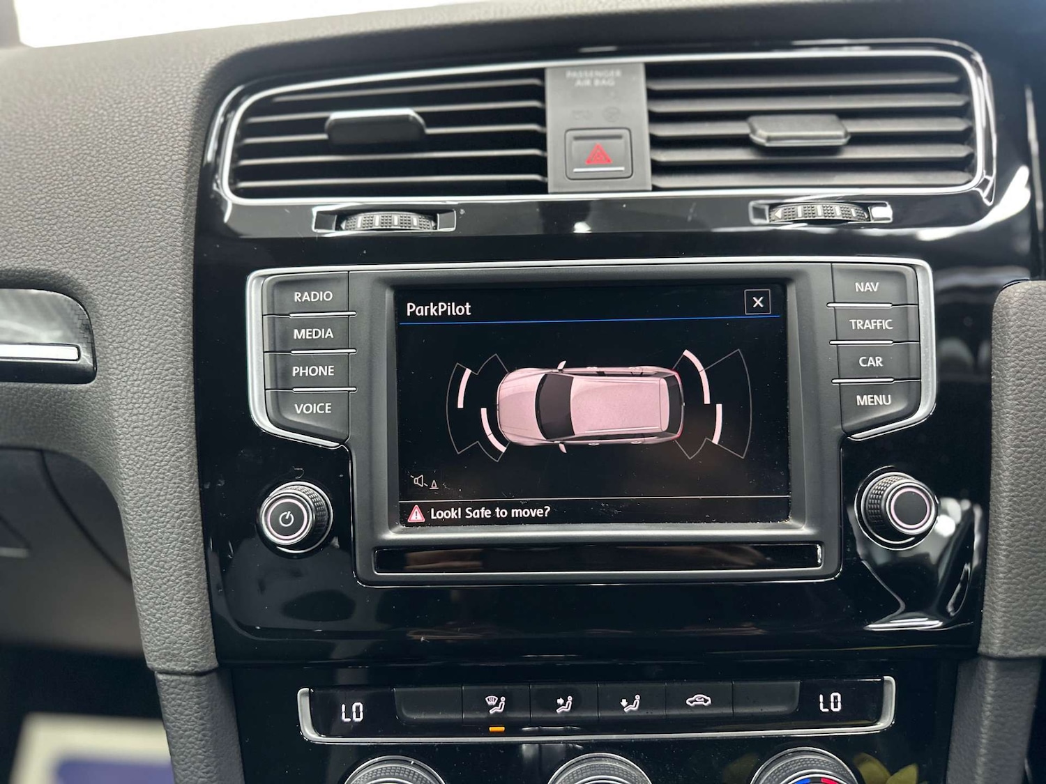 Used Volkswagen Golf 2016 for sale - 76625131: Photo 32