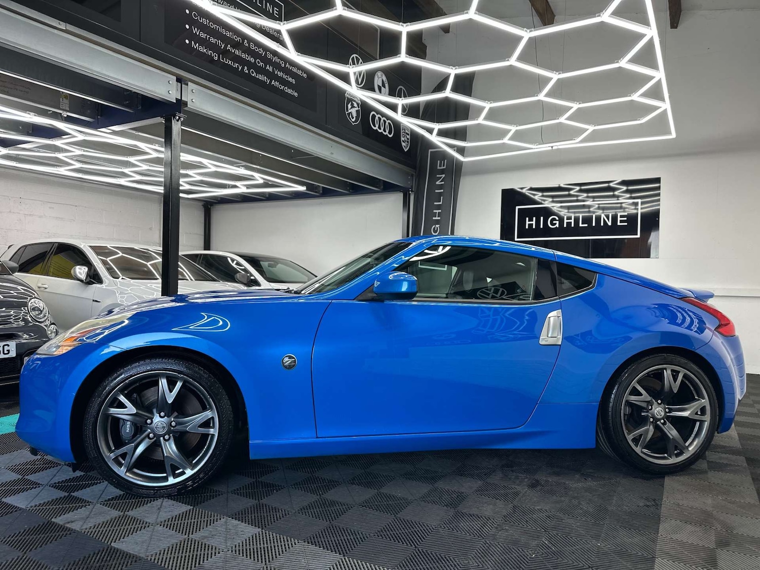 Used Nissan 370 Z 2011 for sale - 76829854: Photo 10