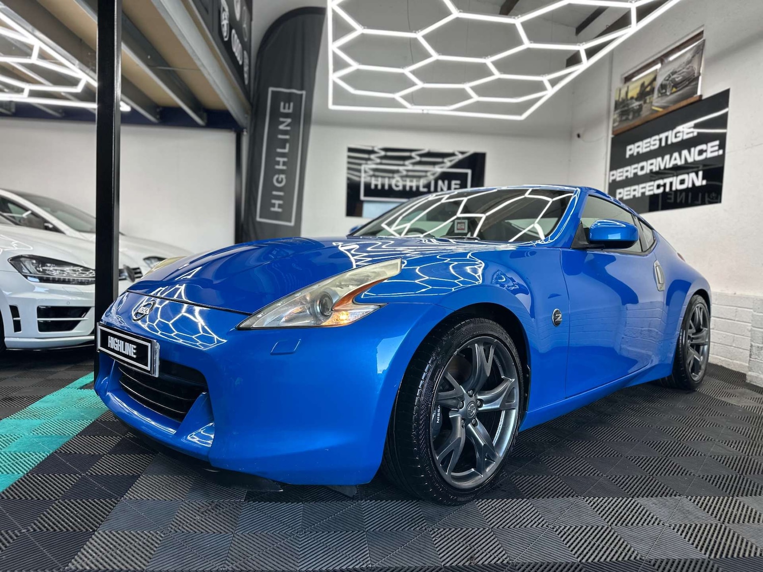 Used Nissan 370 Z 2011 for sale - 76829854: Photo 11