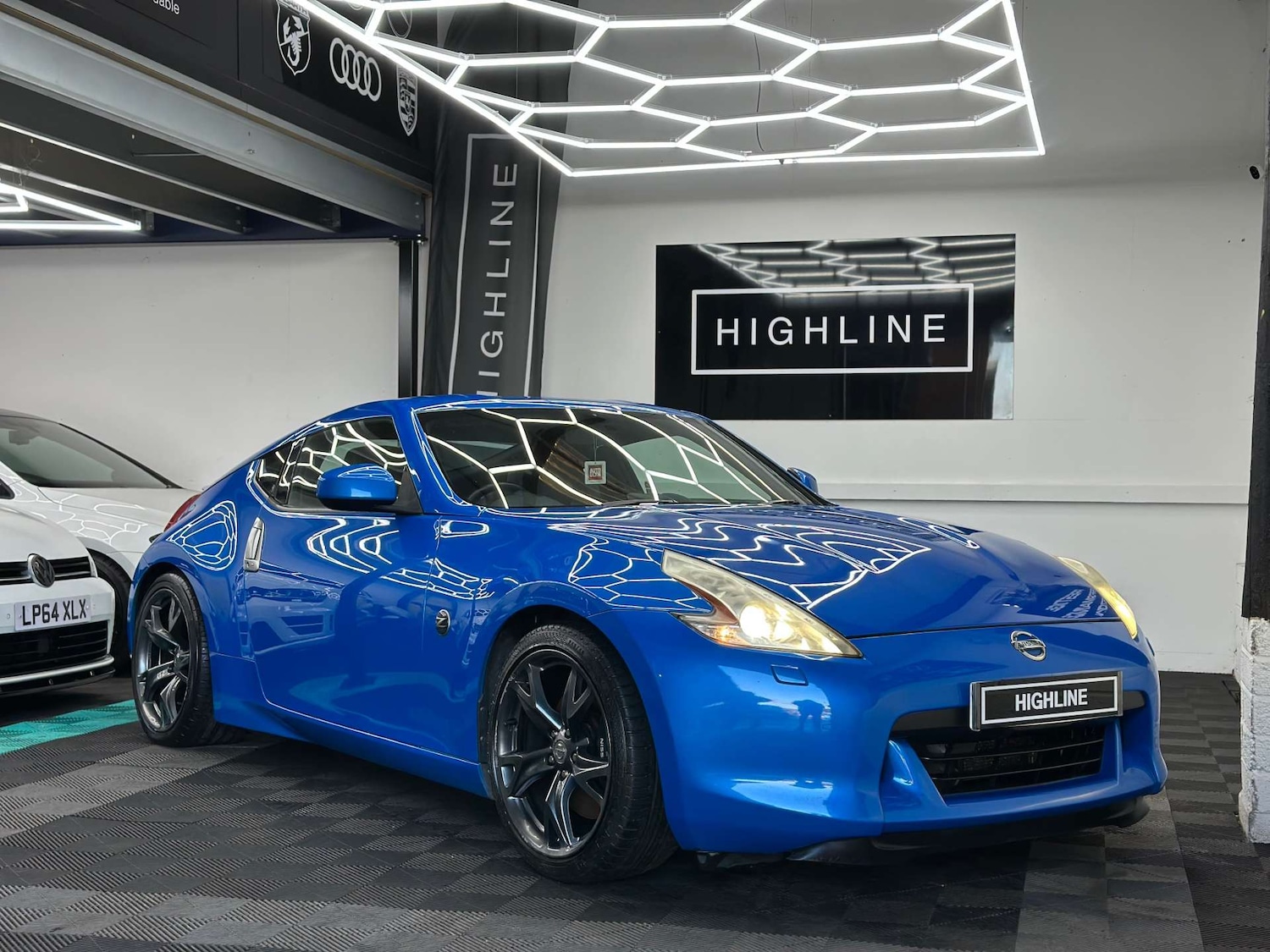 Used Nissan 370 Z 2011 for sale - 76829854: Photo 2