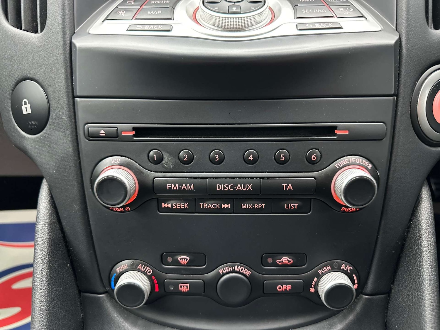 Used Nissan 370 Z 2011 for sale - 76829854: Photo 24