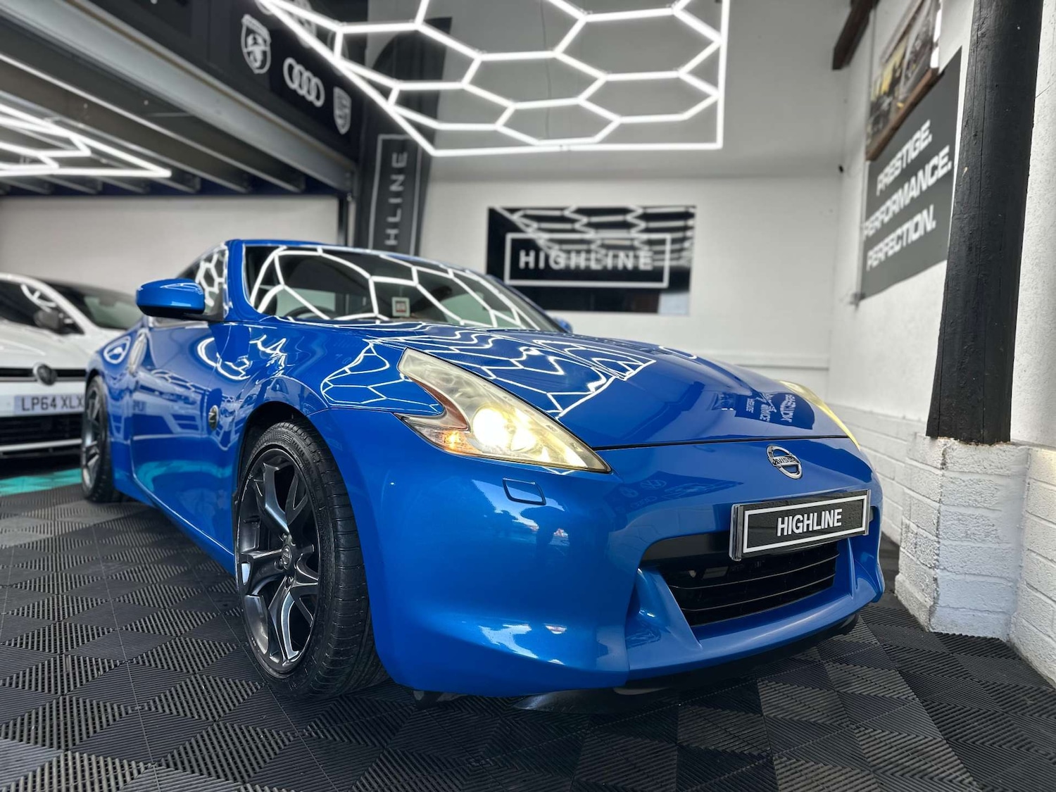 Used Nissan 370 Z 2011 for sale - 76829854: Photo 3