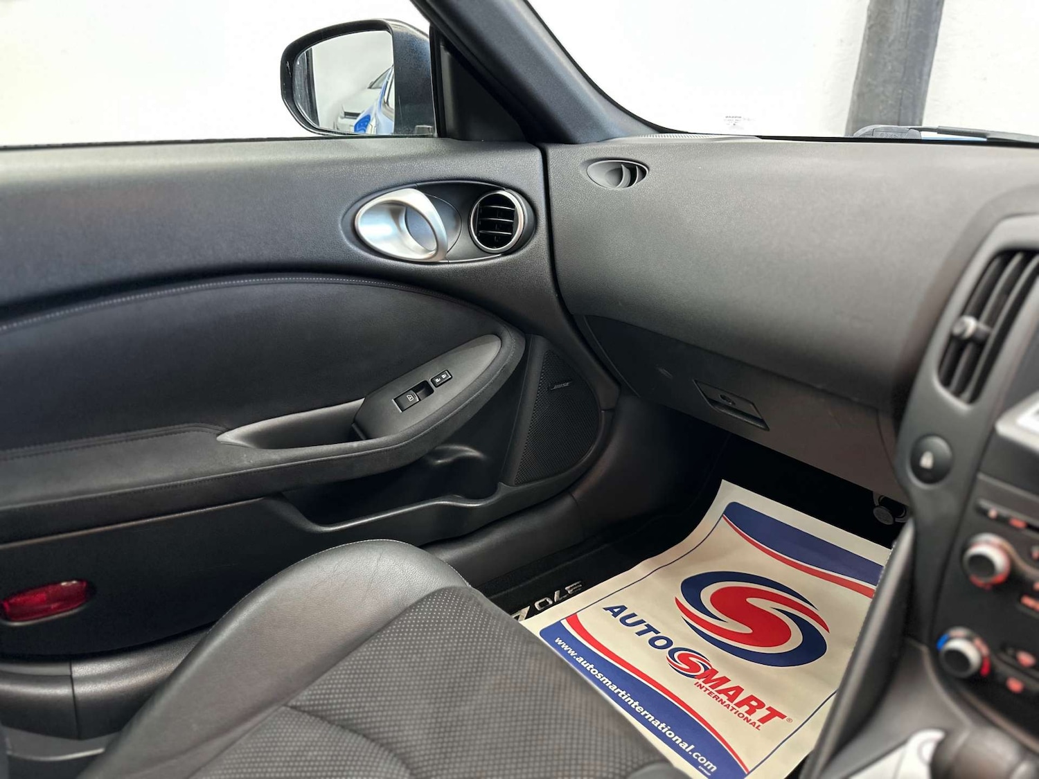 Used Nissan 370 Z 2011 for sale - 76829854: Photo 32