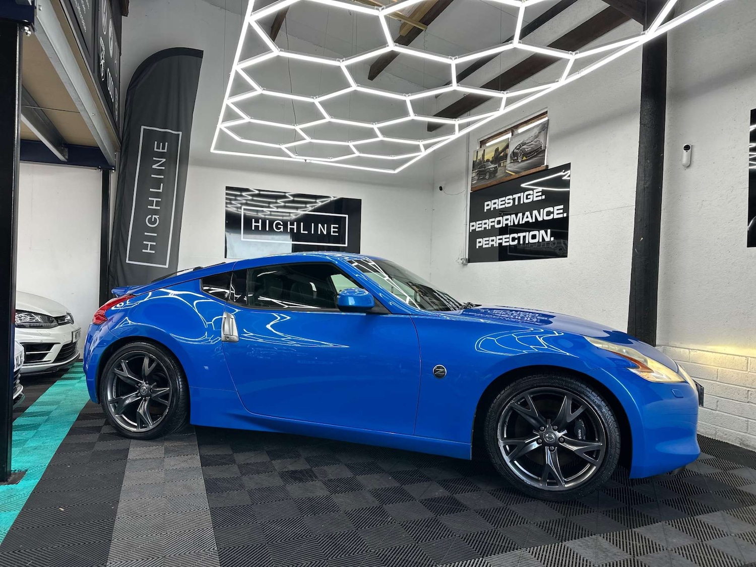 Used Nissan 370 Z 2011 for sale - 76829854: Photo 5