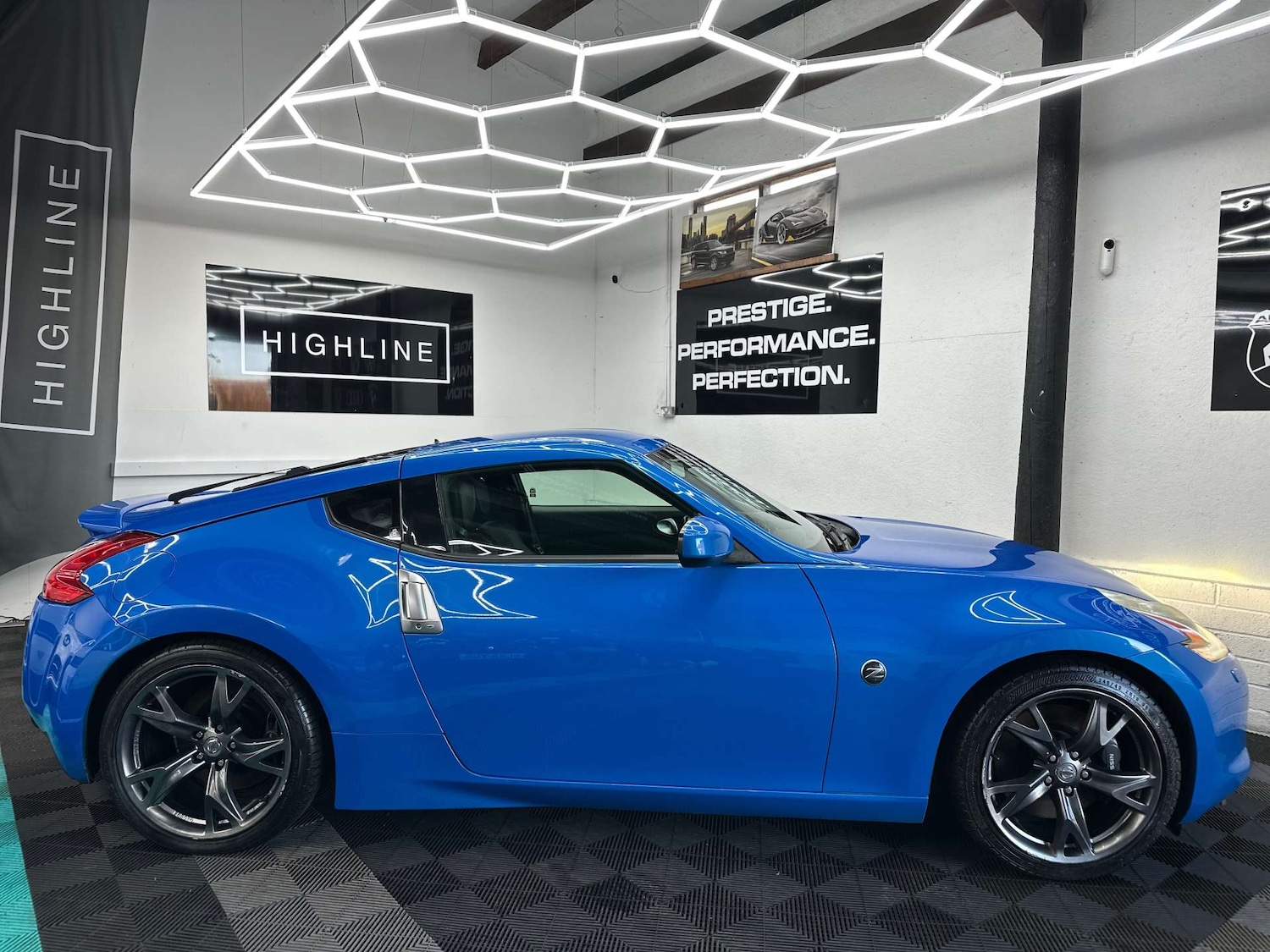 Used Nissan 370 Z 2011 for sale - 76829854: Photo 6