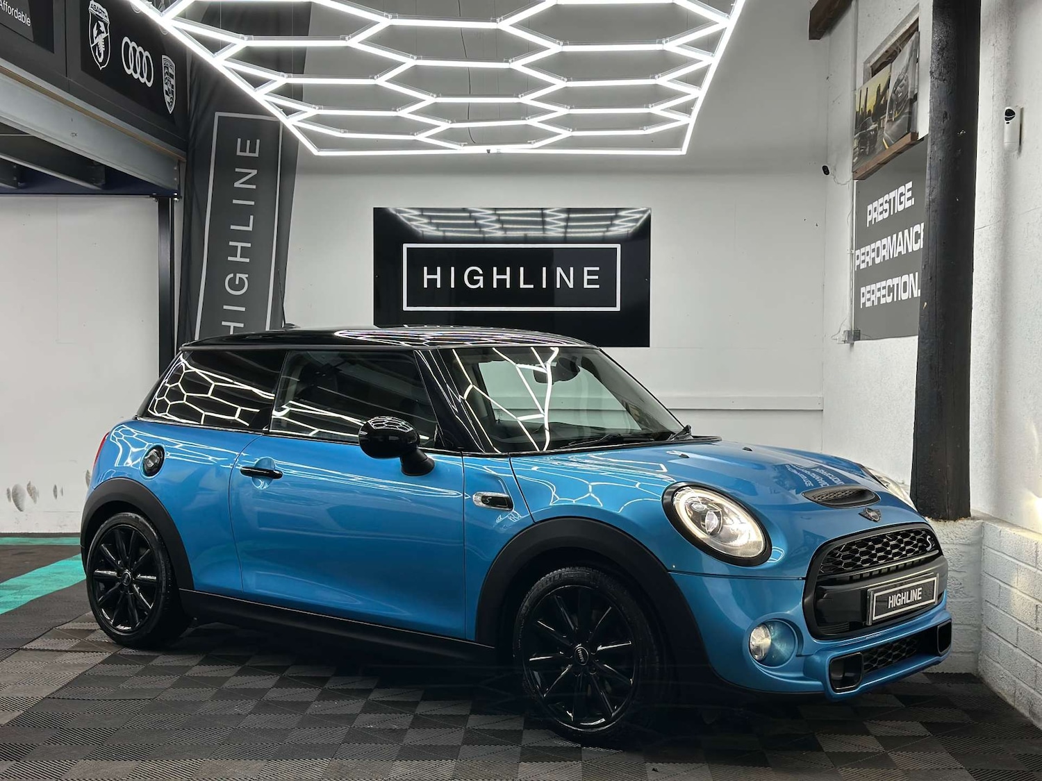 Used MINI Hatch 2017 for sale - 76628293: Photo 1