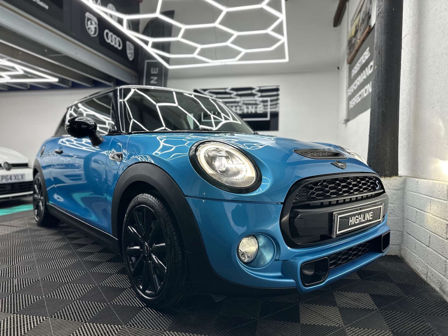 Used MINI Hatch 2017 for sale - 76628293: Photo 2