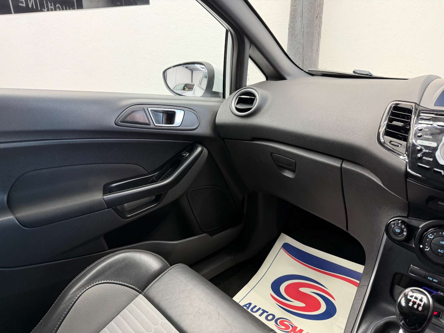 Used Ford Fiesta 2015 for sale - 77673730: Photo 44