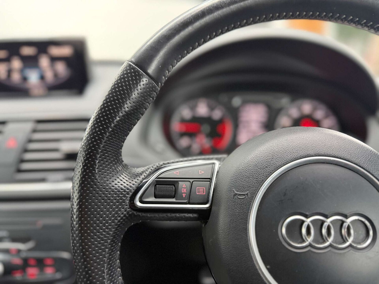 Used Audi Q3 2013 for sale - 77931980: Photo 21