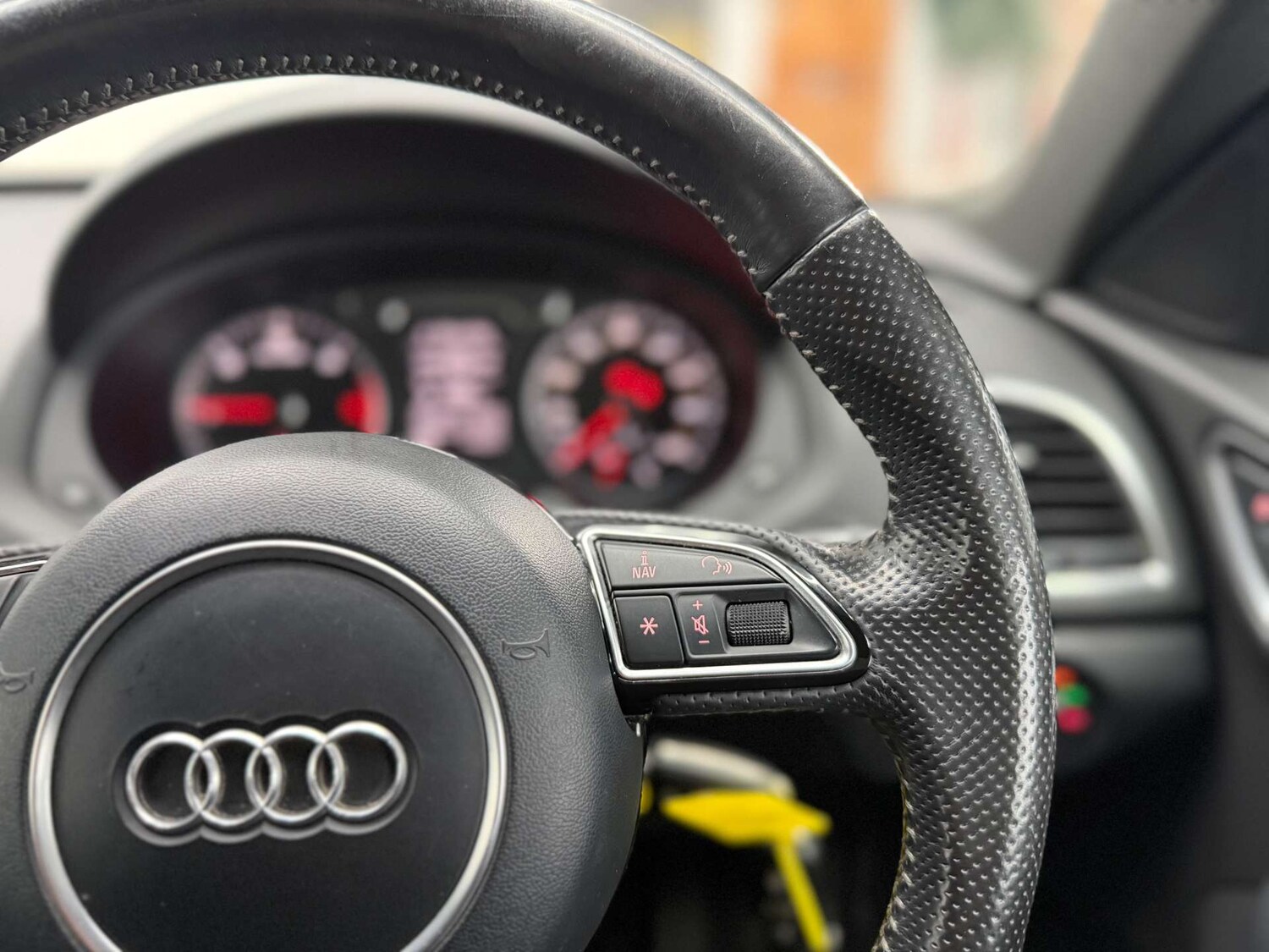 Used Audi Q3 2013 for sale - 77931980: Photo 22