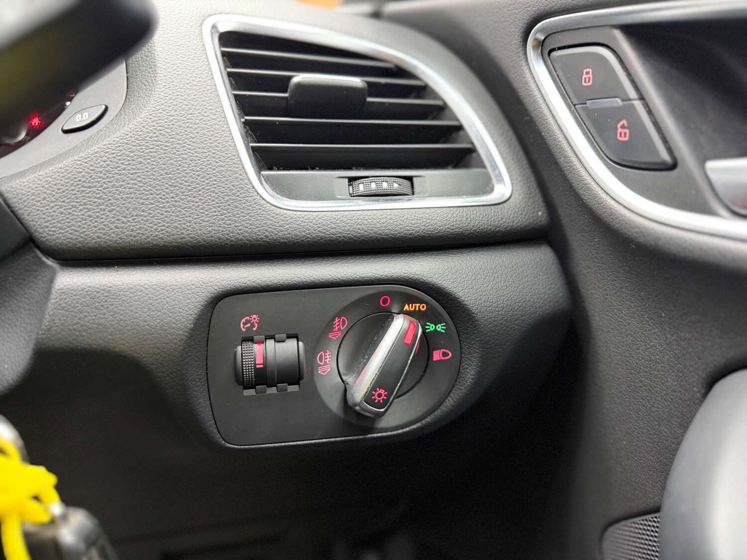 Used Audi Q3 2013 for sale - 77931980: Photo 23