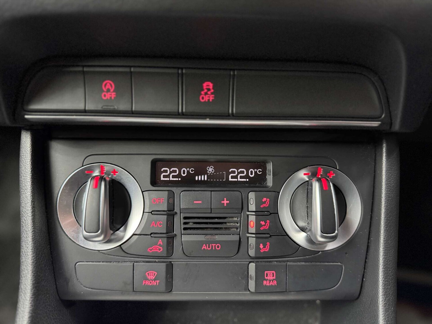 Used Audi Q3 2013 for sale - 77931980: Photo 27