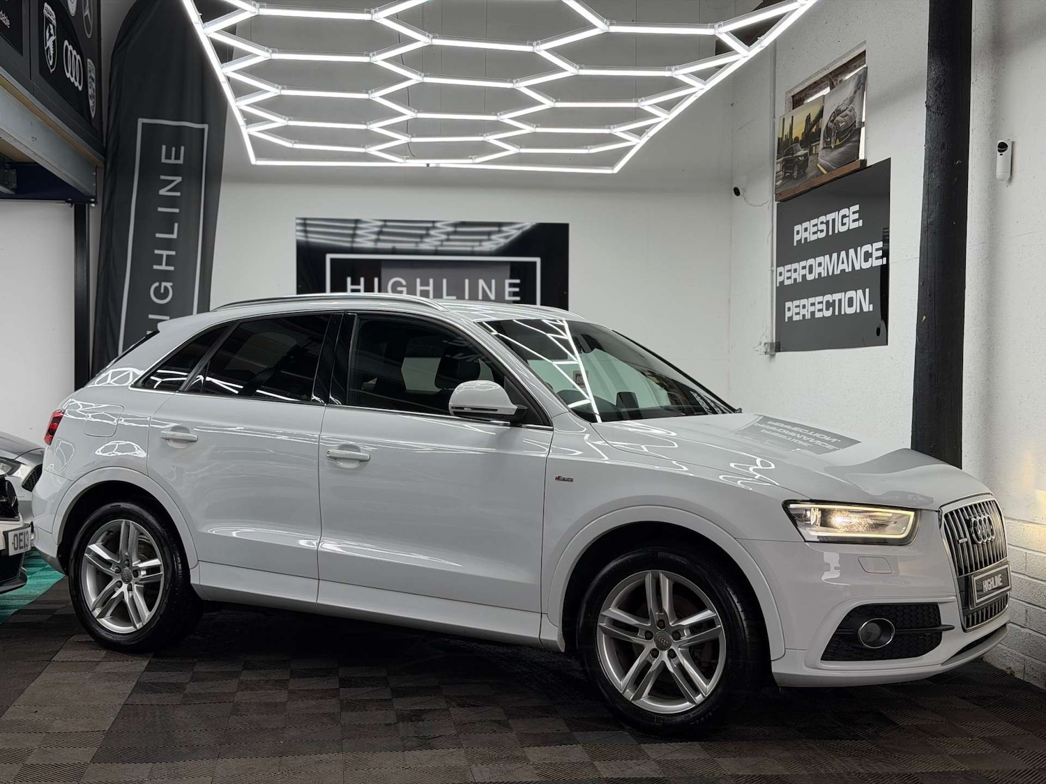Used Audi Q3 2013 for sale - 77931980: Photo 4