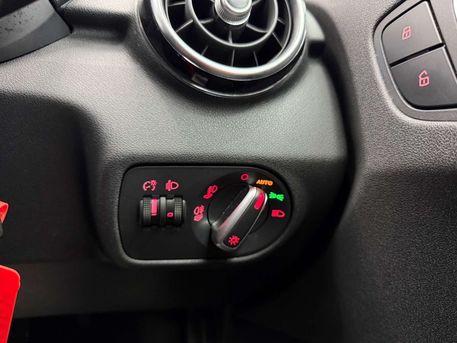 Used Audi A1 2012 for sale - 77710951: Photo 23