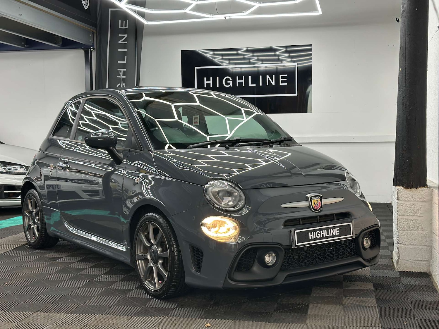 Used Abarth 595 2017 for sale - 76829846: Photo 2