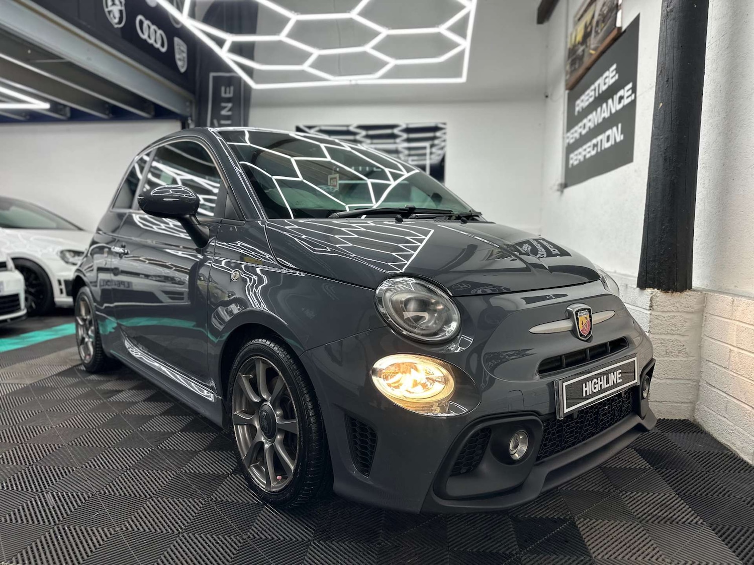 Used Abarth 595 2017 for sale - 76829846: Photo 3