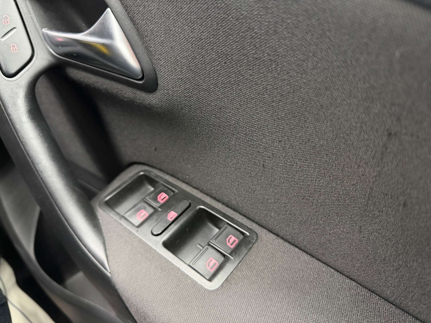 Used Volkswagen Polo 2010 for sale - 77802000: Photo 18