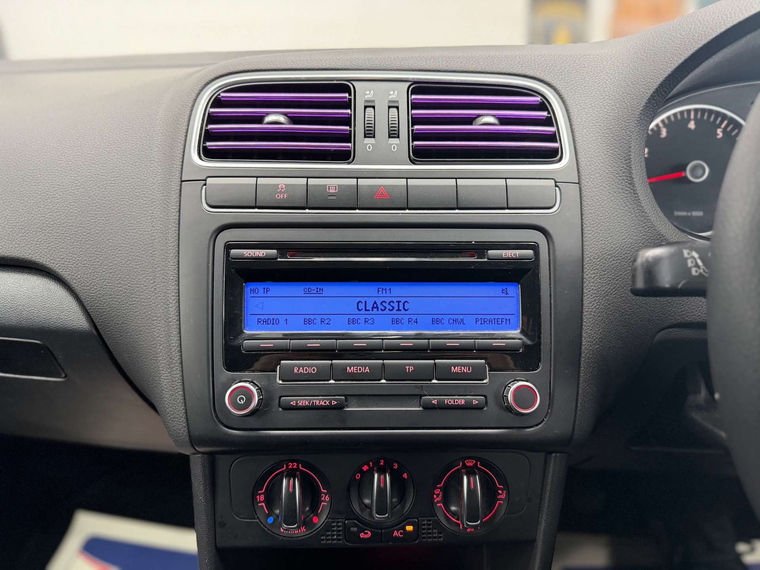 Used Volkswagen Polo 2010 for sale - 77802000: Photo 19