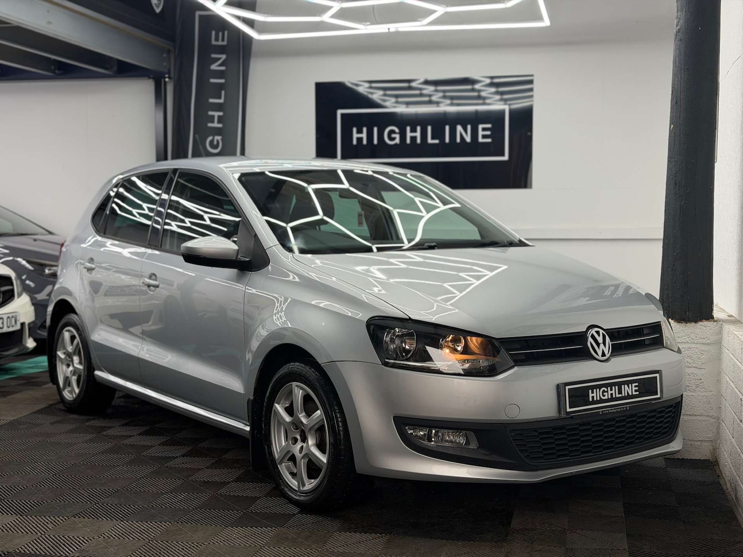 Used Volkswagen Polo 2010 for sale - 77802000: Photo 2