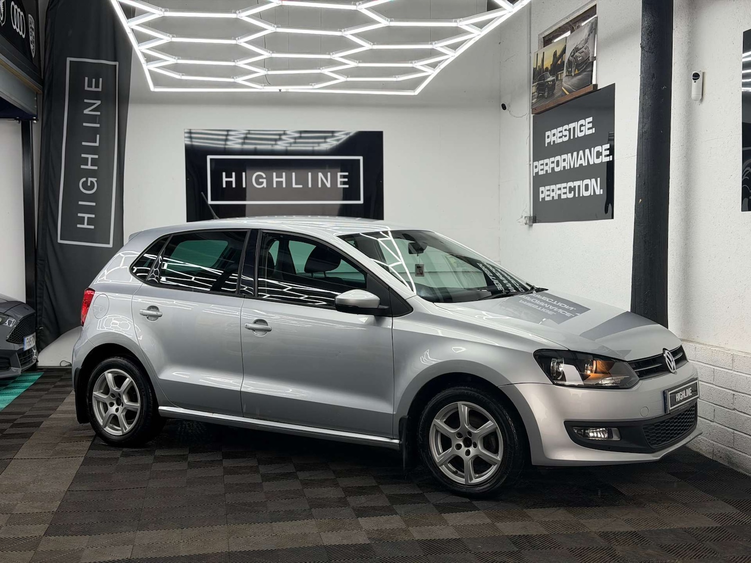 Used Volkswagen Polo 2010 for sale - 77802000: Photo 4