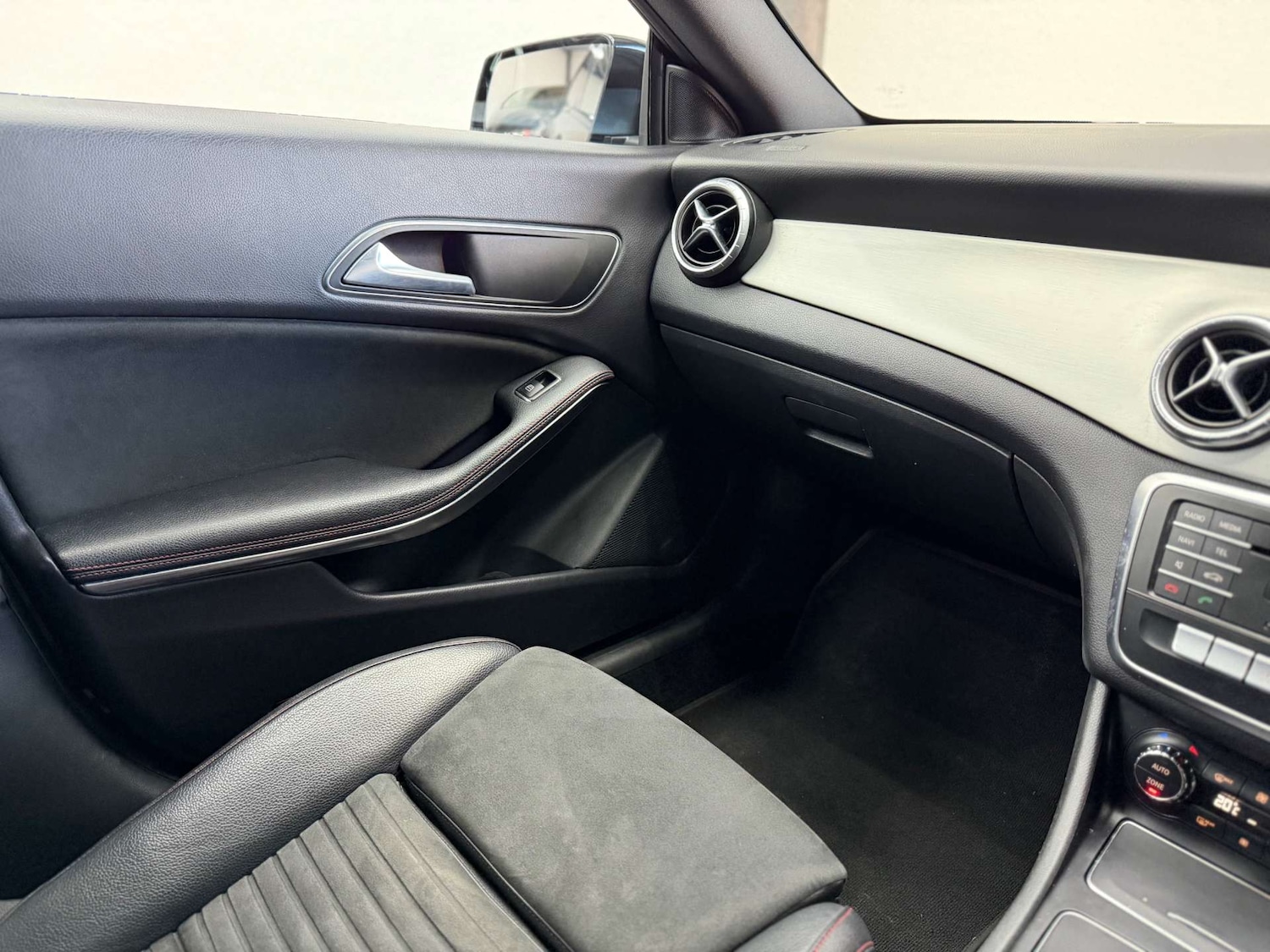 Used Mercedes-Benz CLA 2016 for sale - 78030931: Photo 32