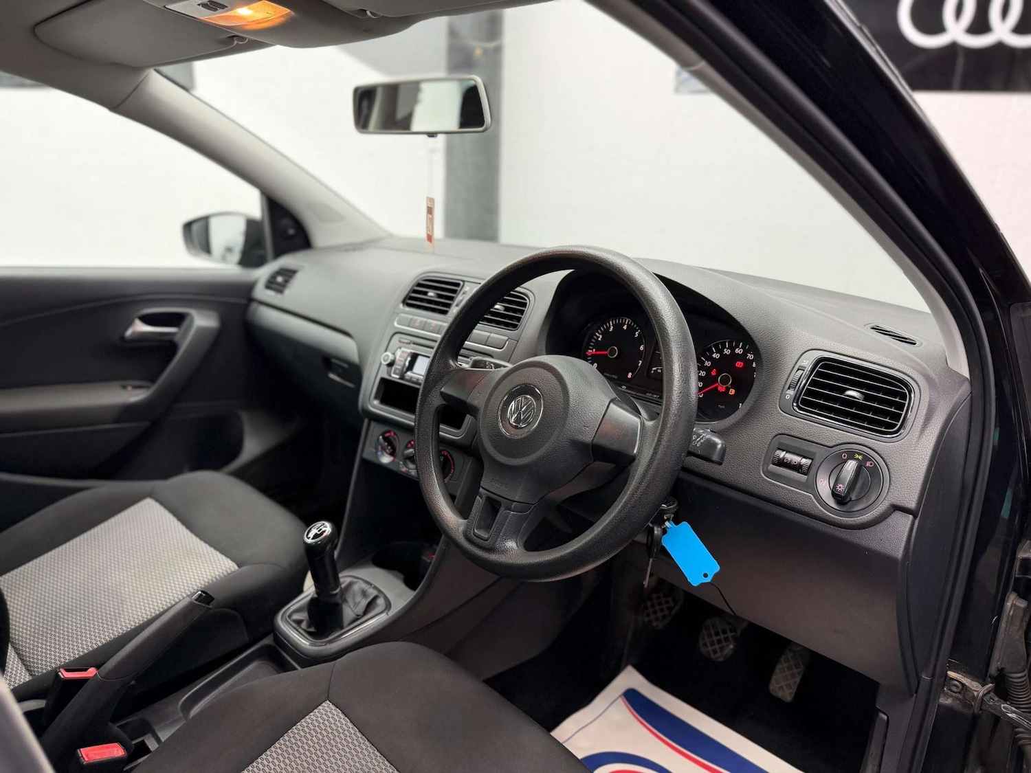 Used Volkswagen Polo 2011 for sale - 77483775: Photo 13