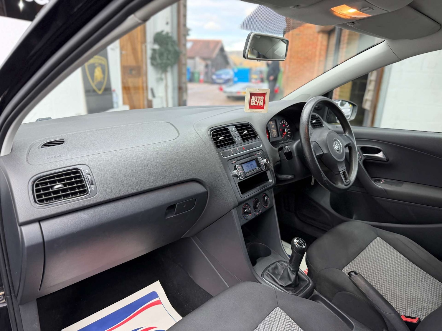 Used Volkswagen Polo 2011 for sale - 77483775: Photo 21