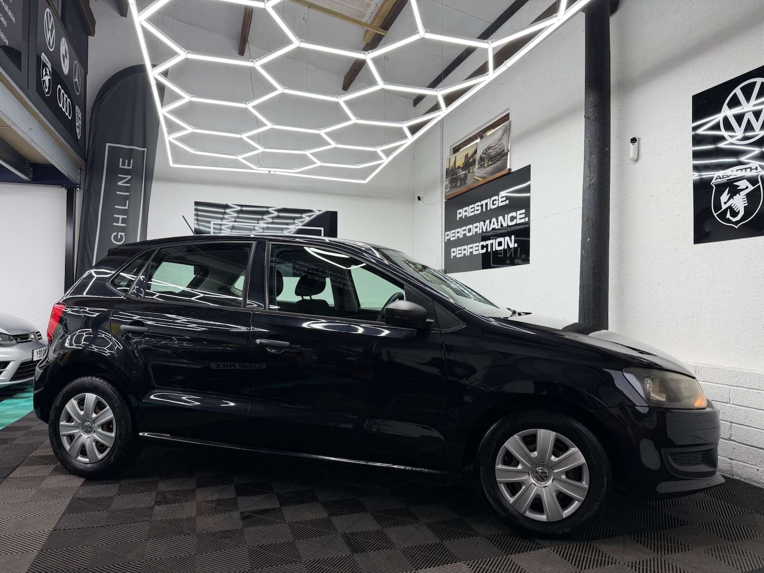 Used Volkswagen Polo 2011 for sale - 77483775: Photo 5