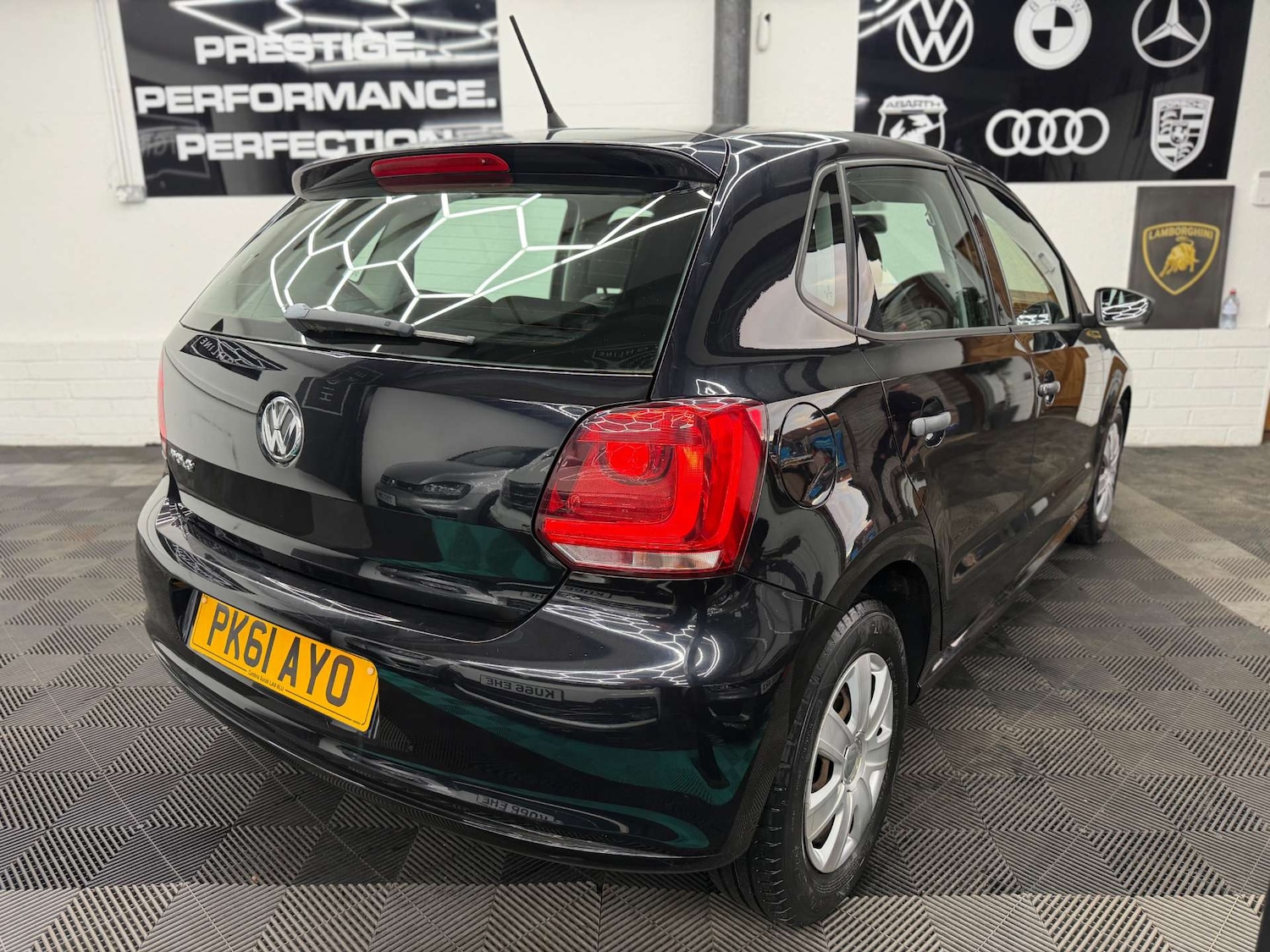 Used Volkswagen Polo 2011 for sale - 77483775: Photo 8