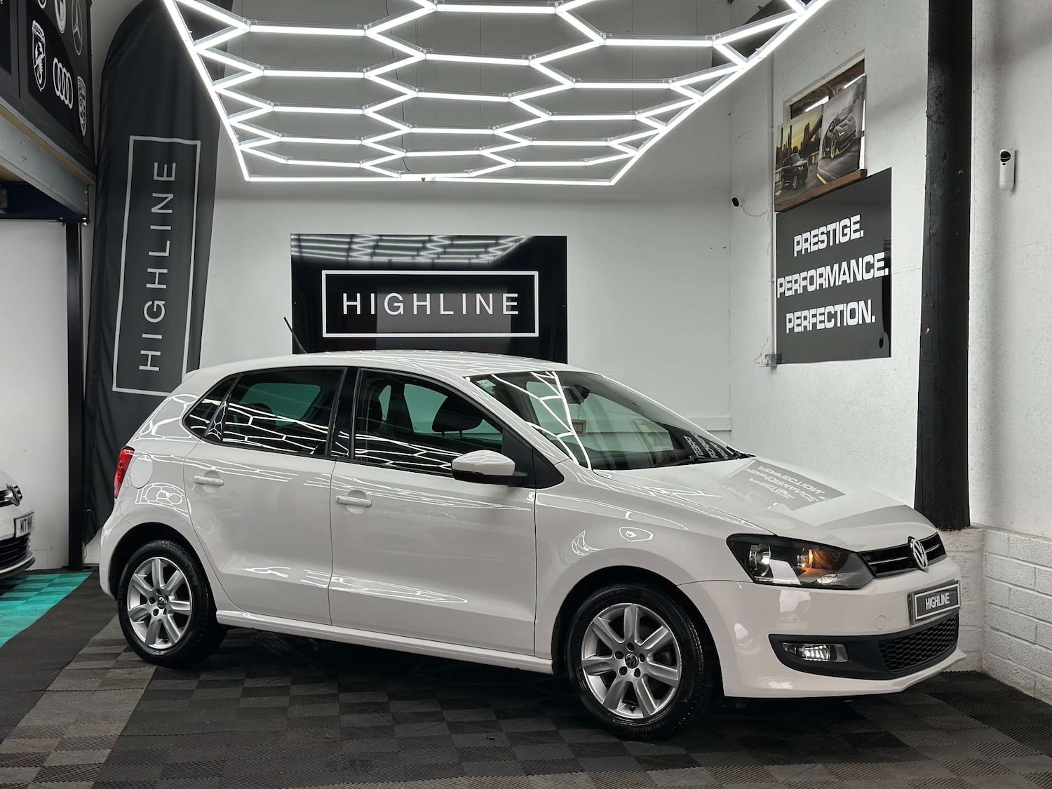 Used Volkswagen Polo 2014 for sale - 76663849: Photo 2