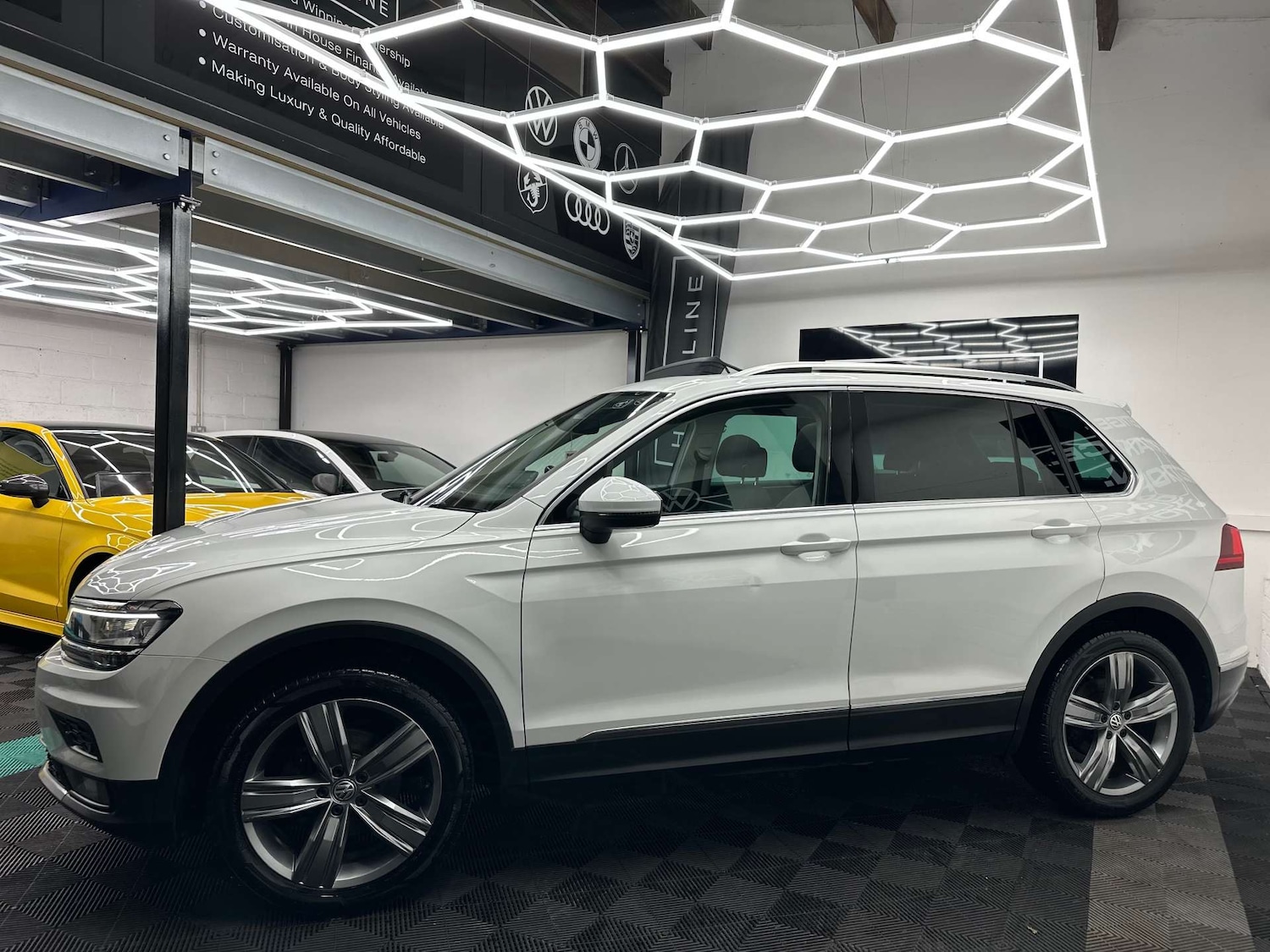 Used Volkswagen Tiguan 2017 for sale - 76957806: Photo 11