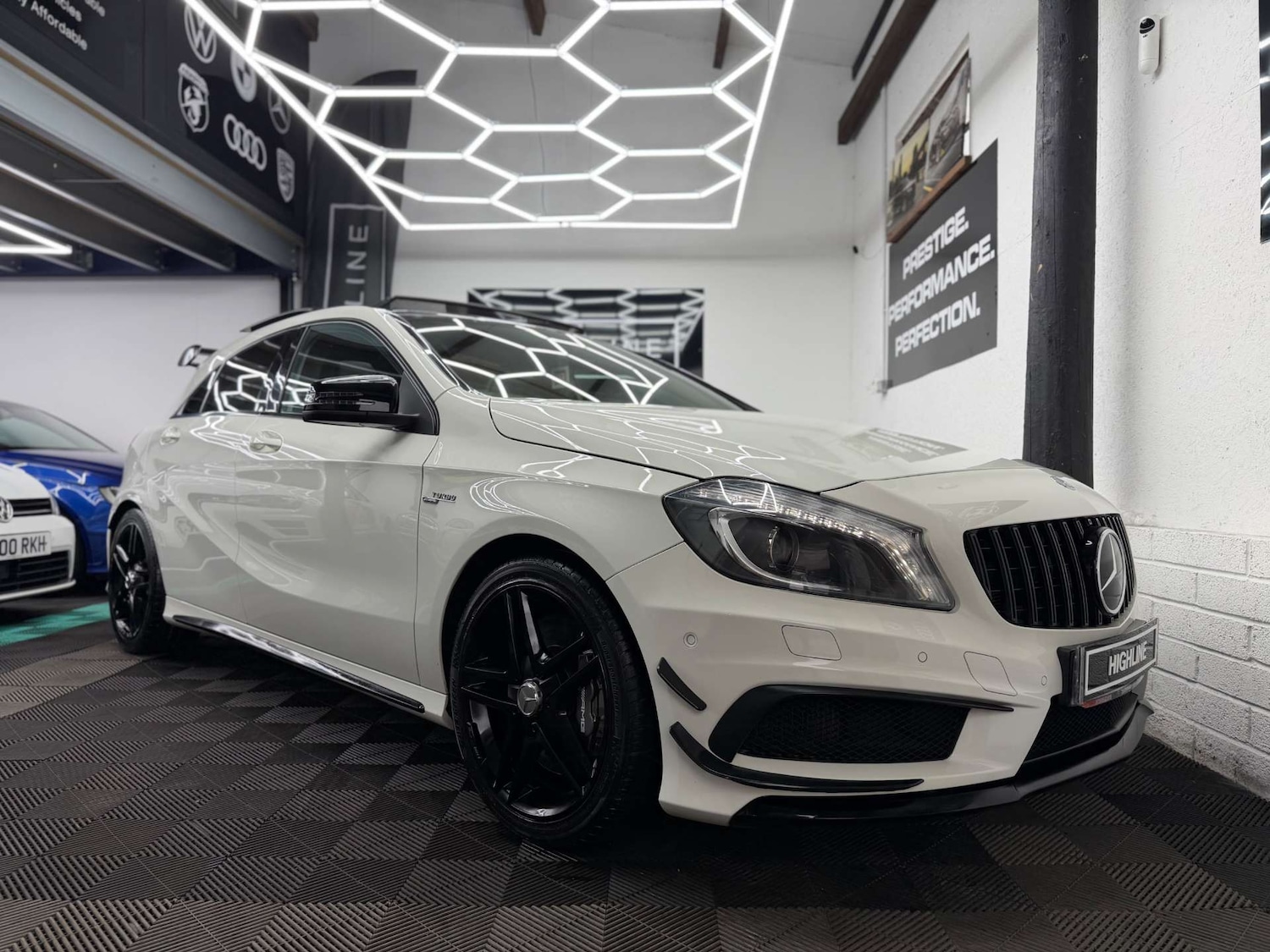 Used Mercedes-Benz A-Class 2015 for sale - 77609439: Photo 3