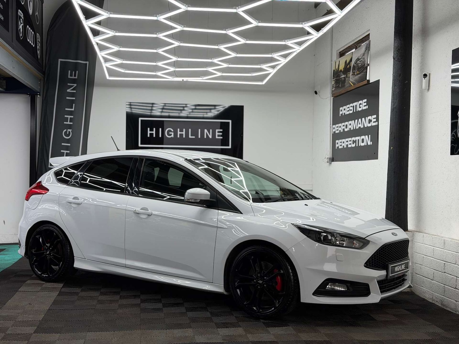Used Ford Focus 2017 for sale - 77938497: Photo 4