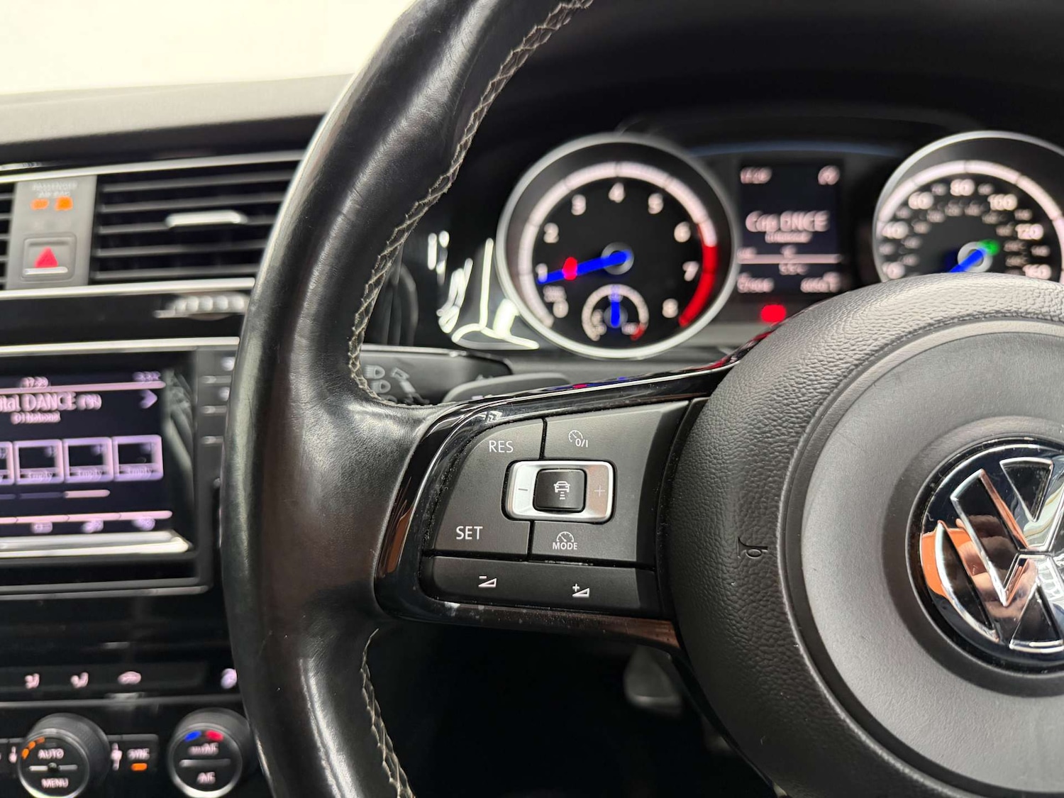 Used Volkswagen Golf 2014 for sale - 77400153: Photo 21