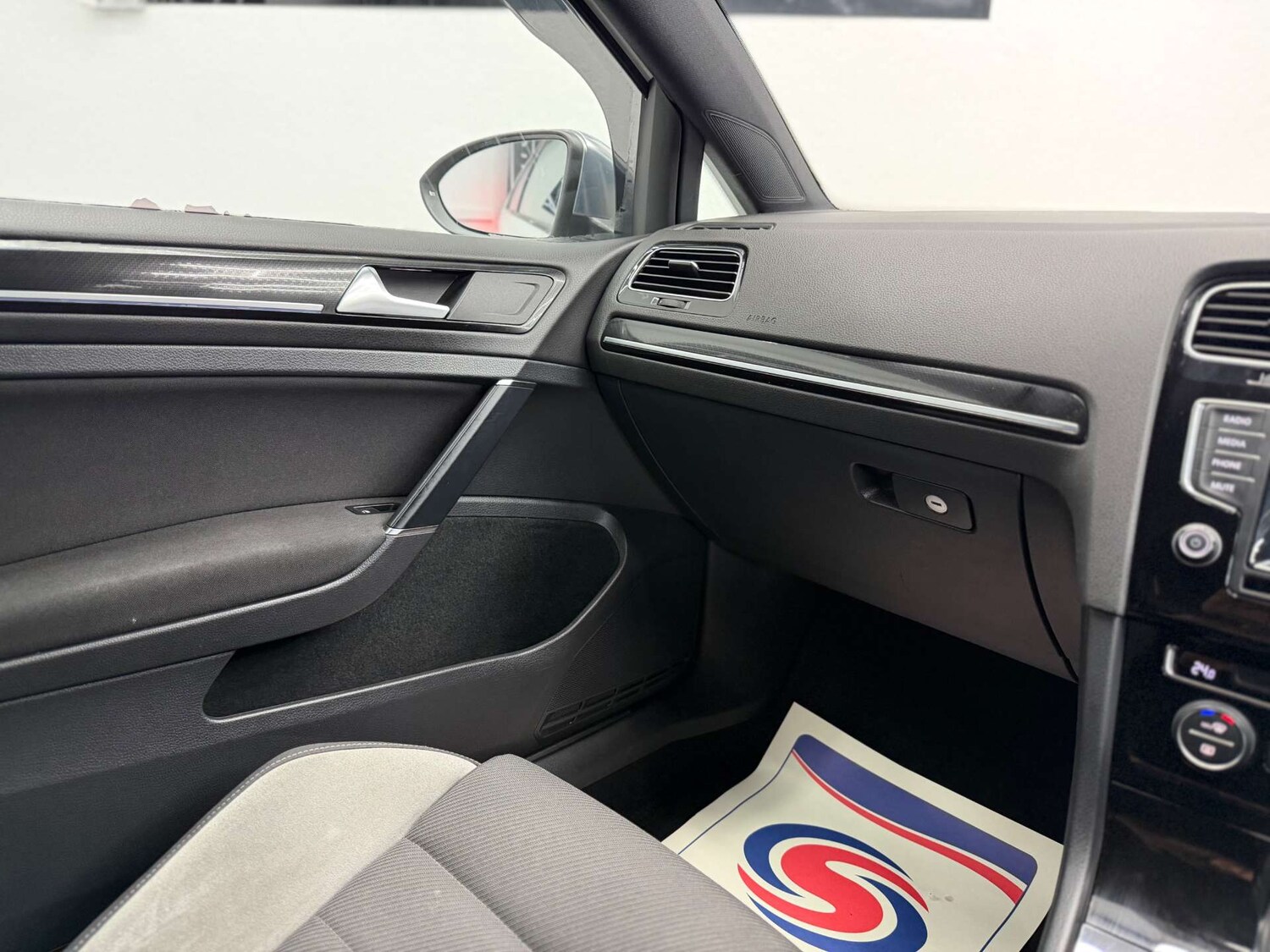 Used Volkswagen Golf 2014 for sale - 77400153: Photo 32